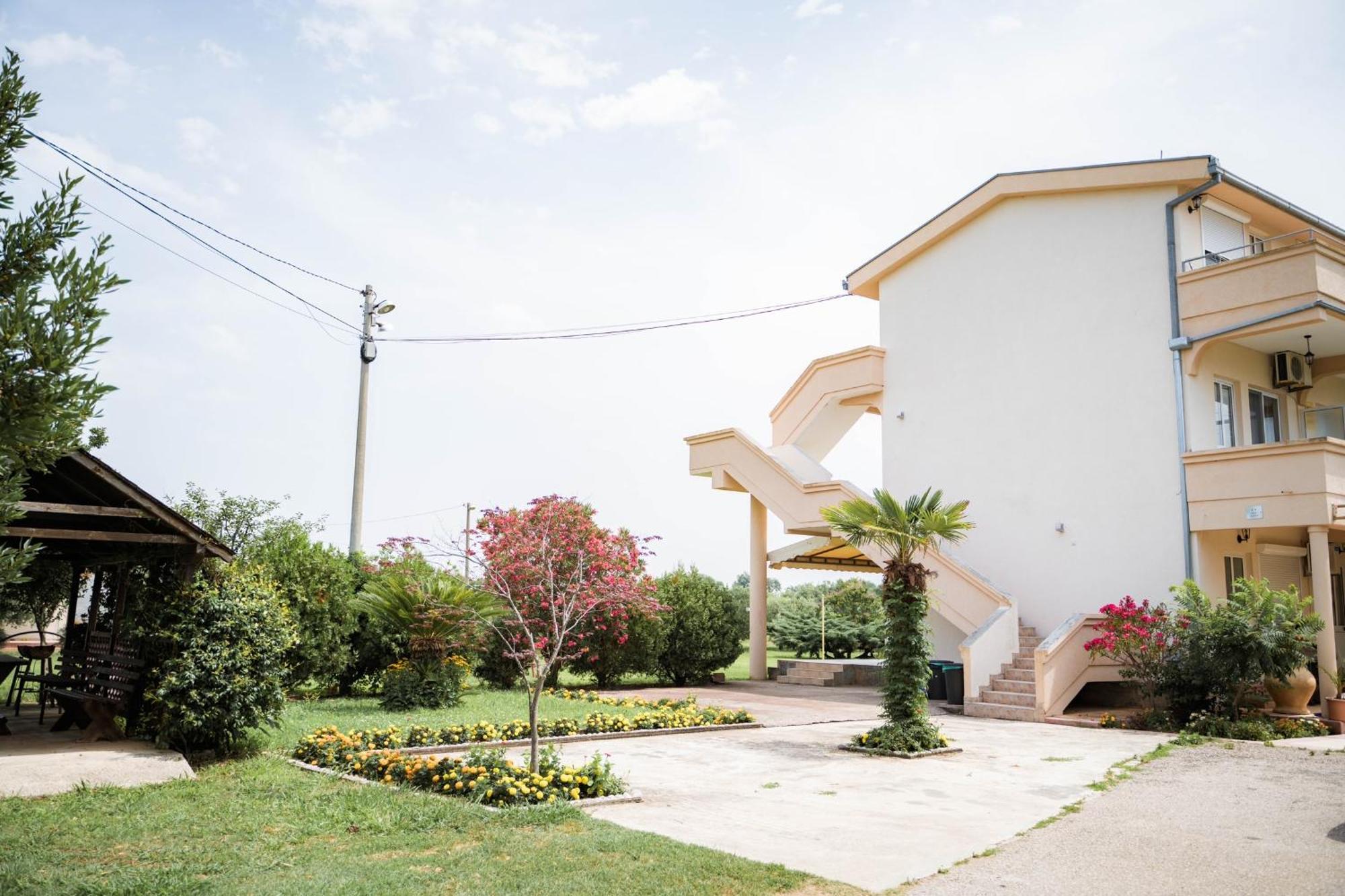 Apartments Rudaj Ulcinj Esterno foto